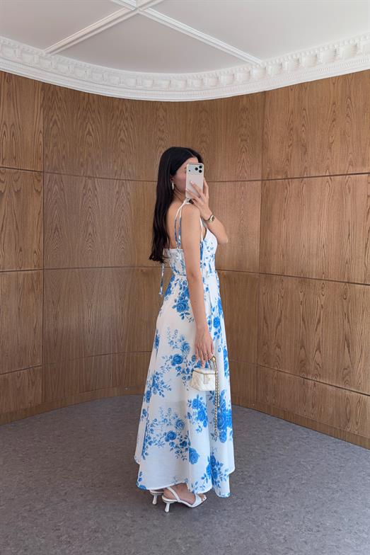 Mavi Gül Desenli Straplez Elbise