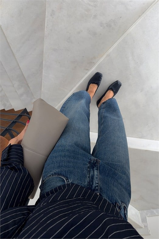 Mavi Yıkamalı Barrel Jean