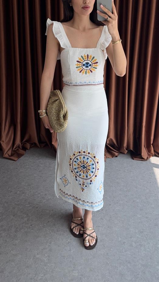 Nakışlı Beyaz Takım