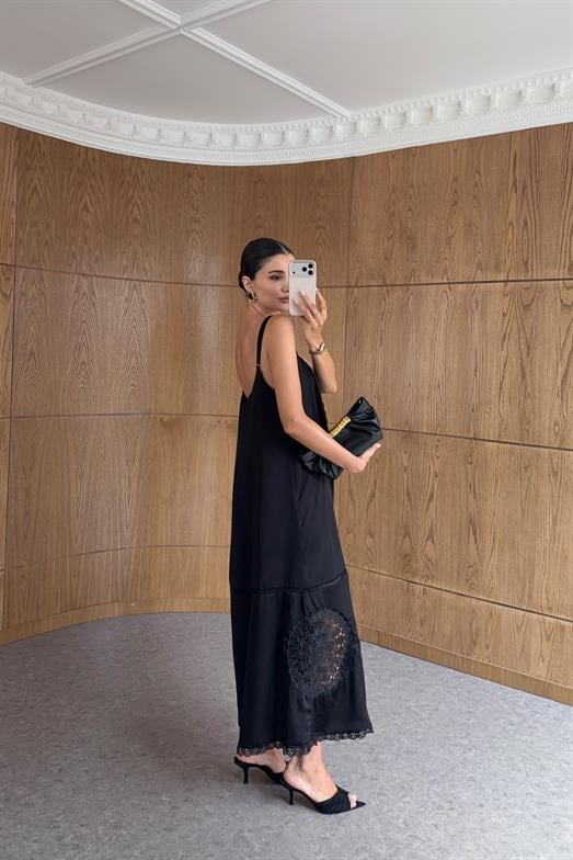 Nakışlı Siyah Hacimli Midi Elbise