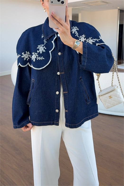 Nakışlı Yaka Detaylı Denim Ceket