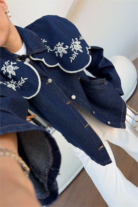 Nakışlı Yaka Detaylı Denim Ceket