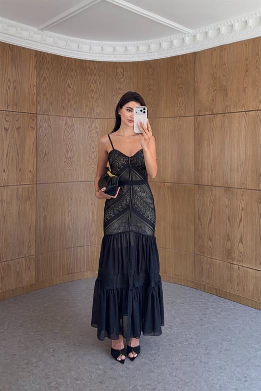 Nude Astarlı Dantelli Siyah Elbise