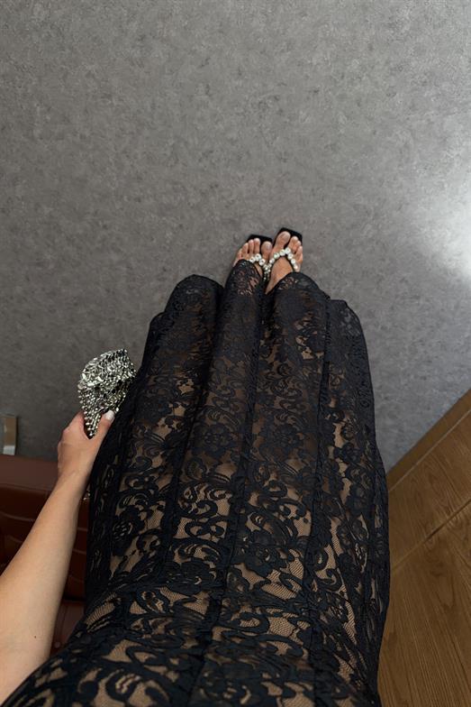 Nude Astarlı Taşlı Siyah Dantel Elbise