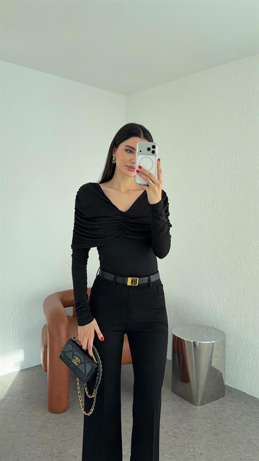 Omuz Drapeli Siyah Bluz