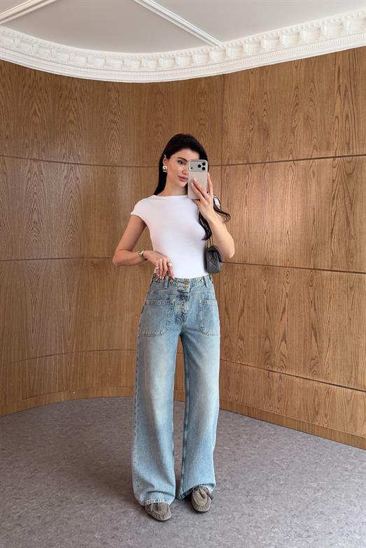 Ön Cep Detaylı Pirinç Aksesuarlı Jean