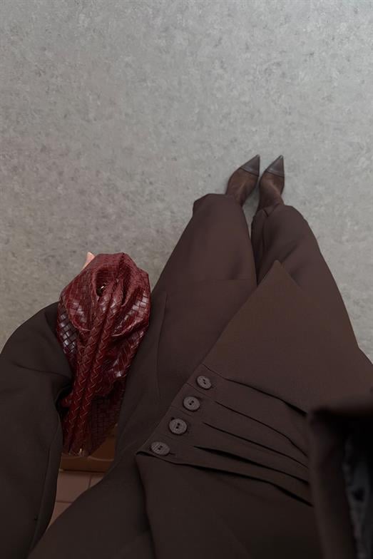 Önden Drapeli Kahverengi Şalvar Takım