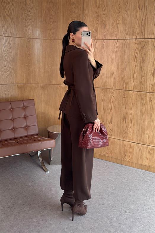 Önden Drapeli Kahverengi Şalvar Takım