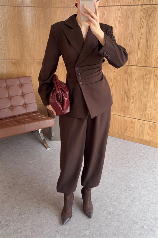 Önden Drapeli Kahverengi Şalvar Takım