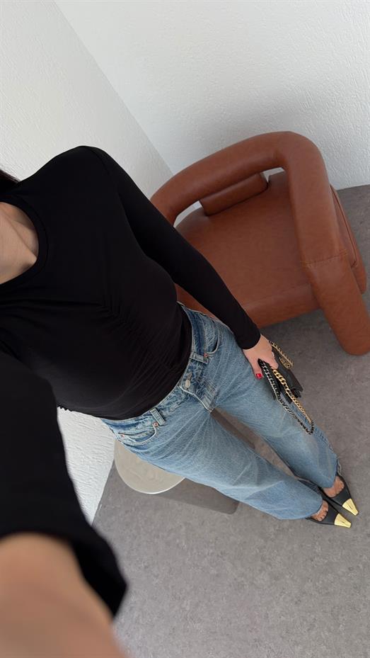 Önü Büzgülü Siyah Soft Touch Bluz