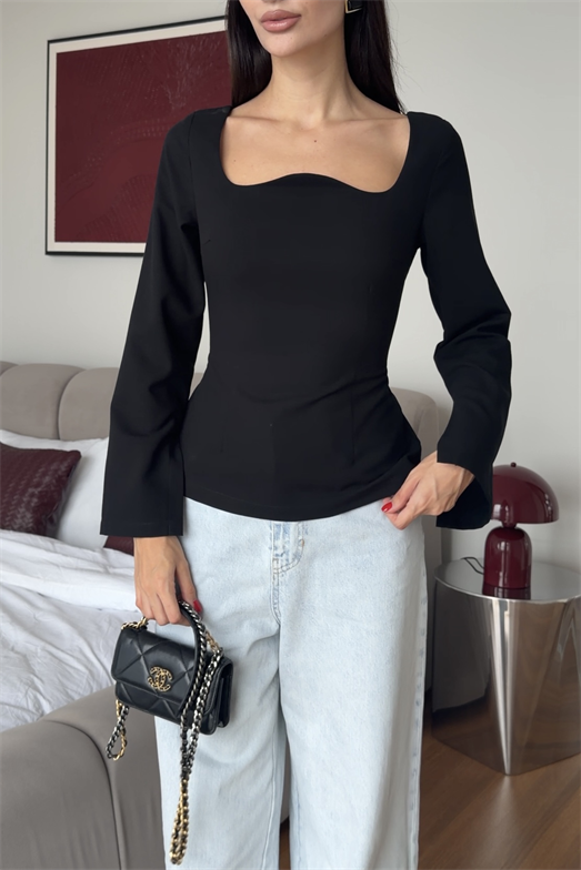 Oval Yakalı Siyah Bluz