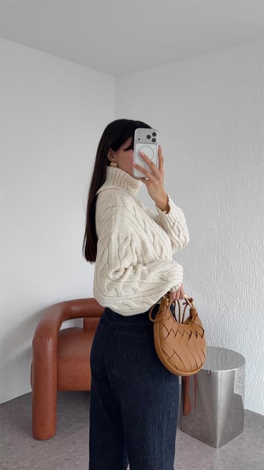 Paça Fırfırlı Koyu Jean