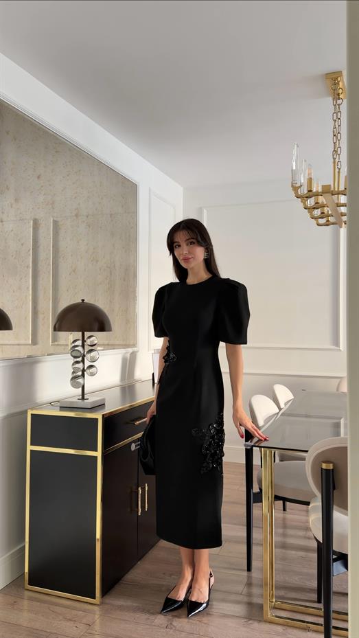 Payet Detaylı Siyah Elbise