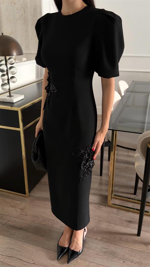Payet Detaylı Siyah Elbise