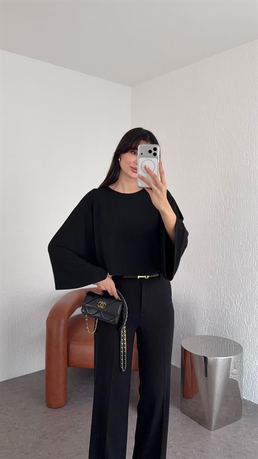 Pelerinli Basic Siyah Bluz