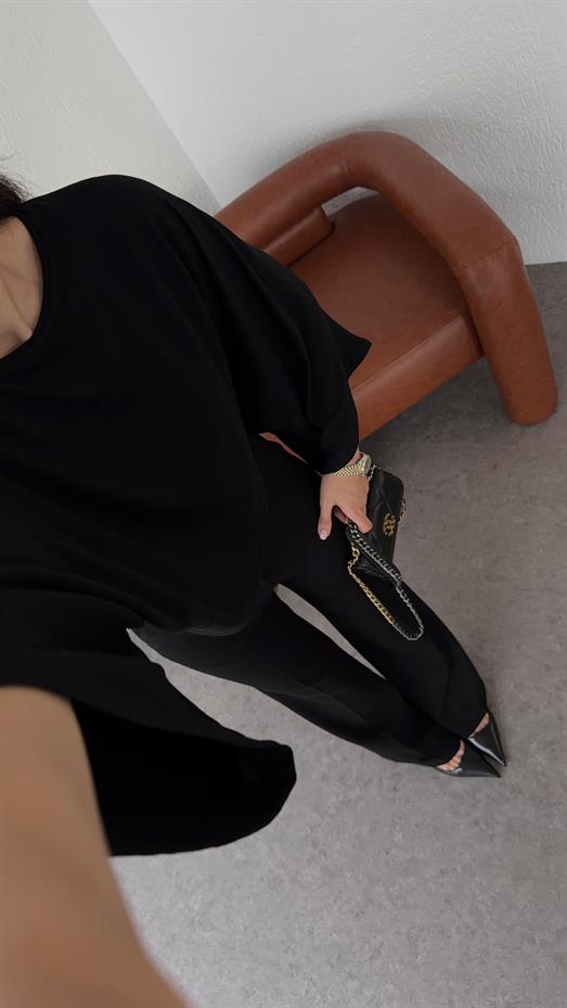 Pelerinli Basic Siyah Bluz