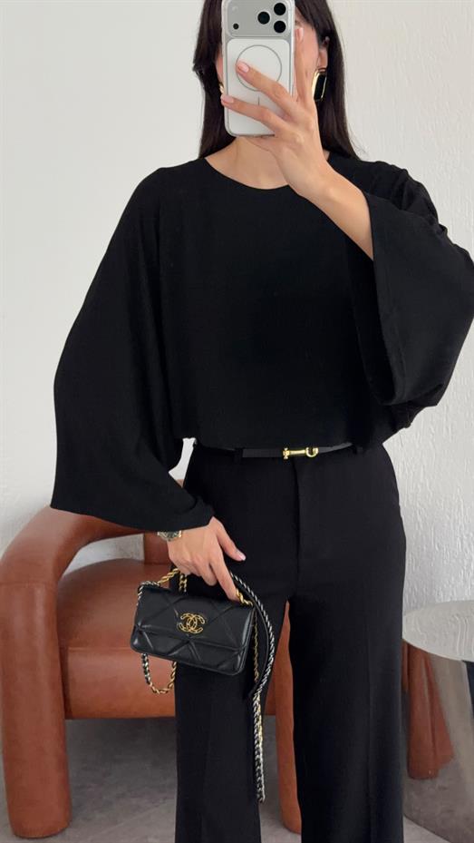 Pelerinli Basic Siyah Bluz