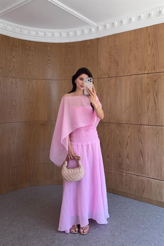 Pelerinli Pembe Takım