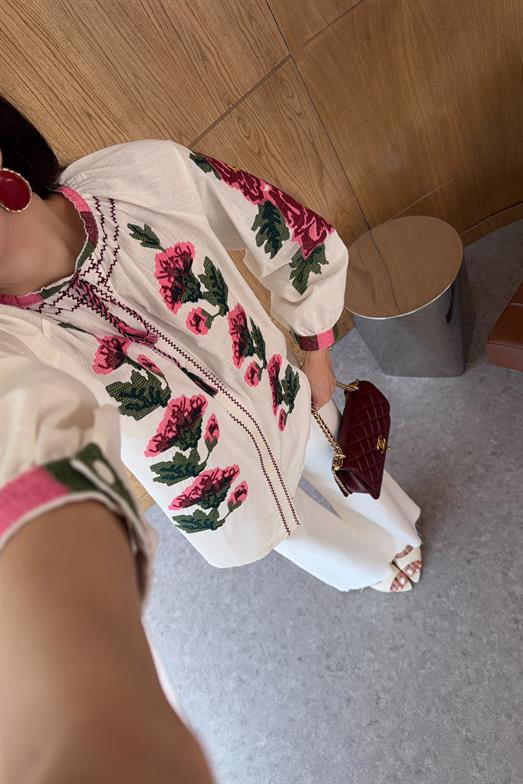 Pembe Çiçek Nakışlı Gömlek