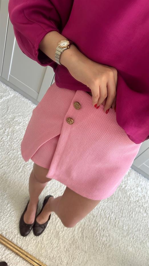 Pirinç Düğmeli Pembe Şort Etek