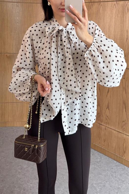 Puantiyeli Fularlı Ekru Gömlek