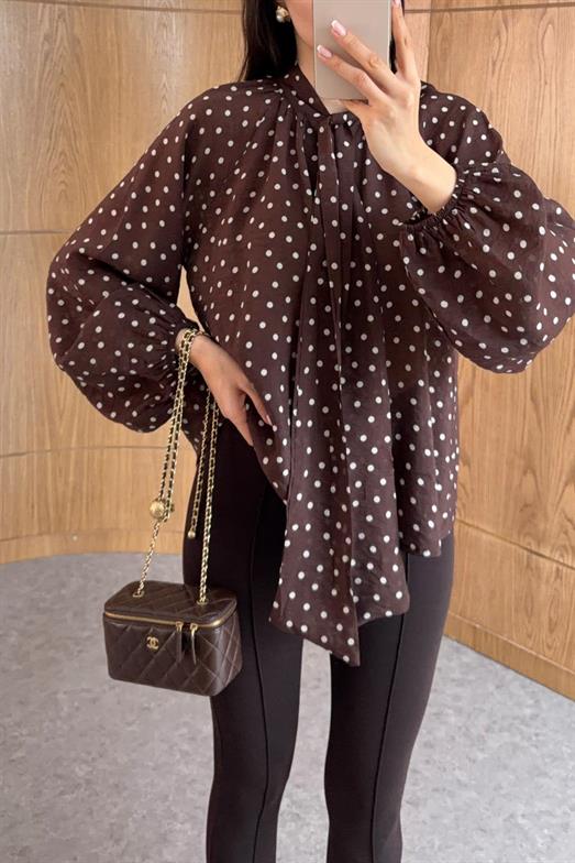 Puantiyeli Fularlı Kahve Gömlek