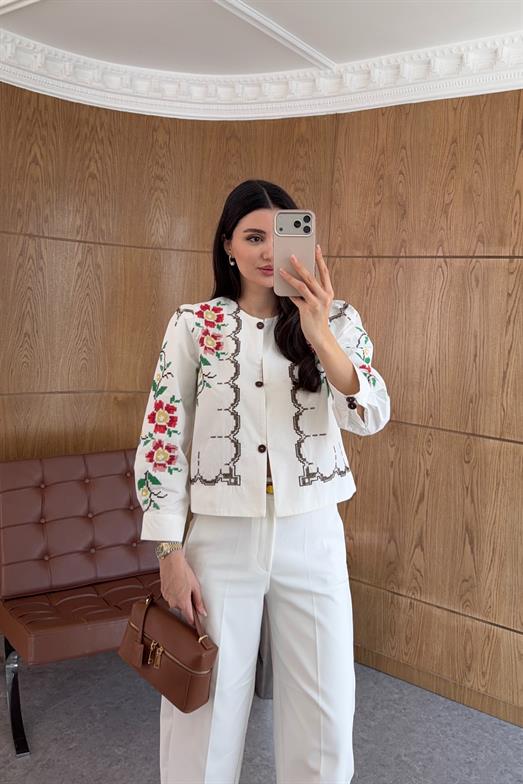 Renkli Çiçek Nakış İşlemeli Ceket