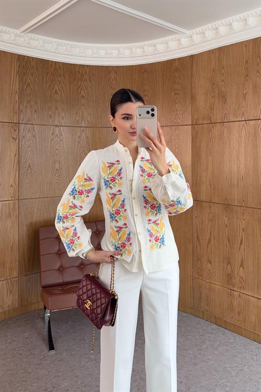 Renkli Nakışlı Keten Gömlek