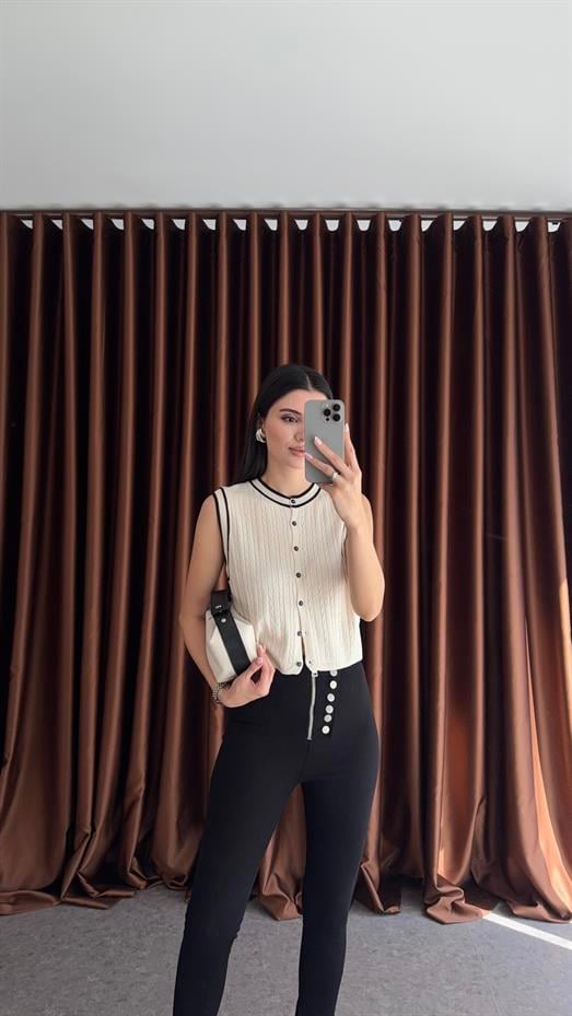 Saç Örgü Kontrast Düğmeli Yelek