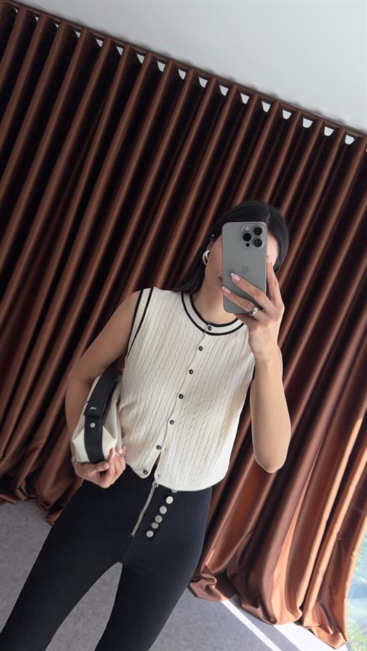 Saç Örgü Kontrast Düğmeli Yelek