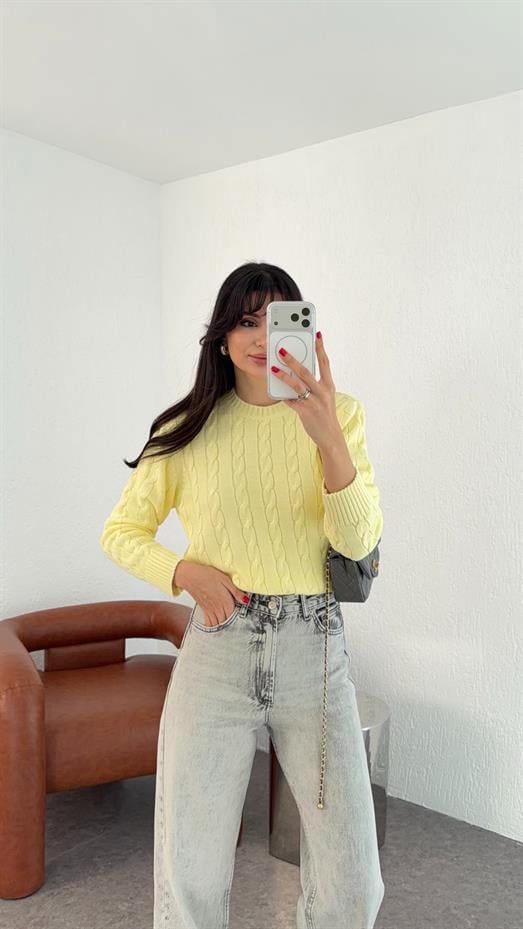 Sarı Saç Örgü Kazak