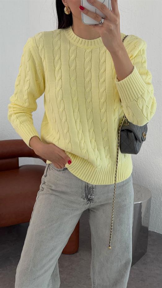 Sarı Saç Örgü Kazak