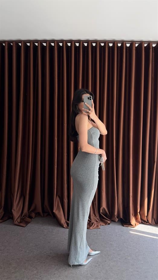 Simli Likralı Gümüş Straplez Elbise