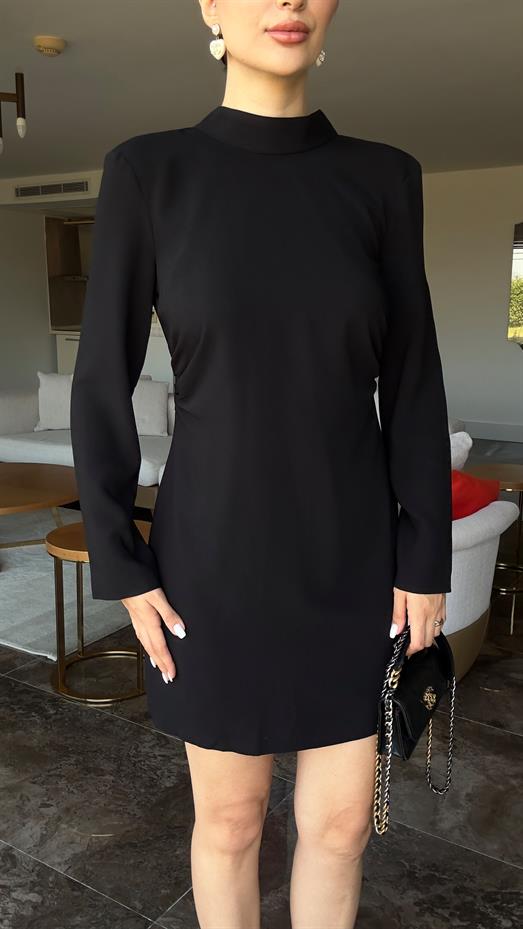 Sırt Bağlama Detaylı Siyah Elbise