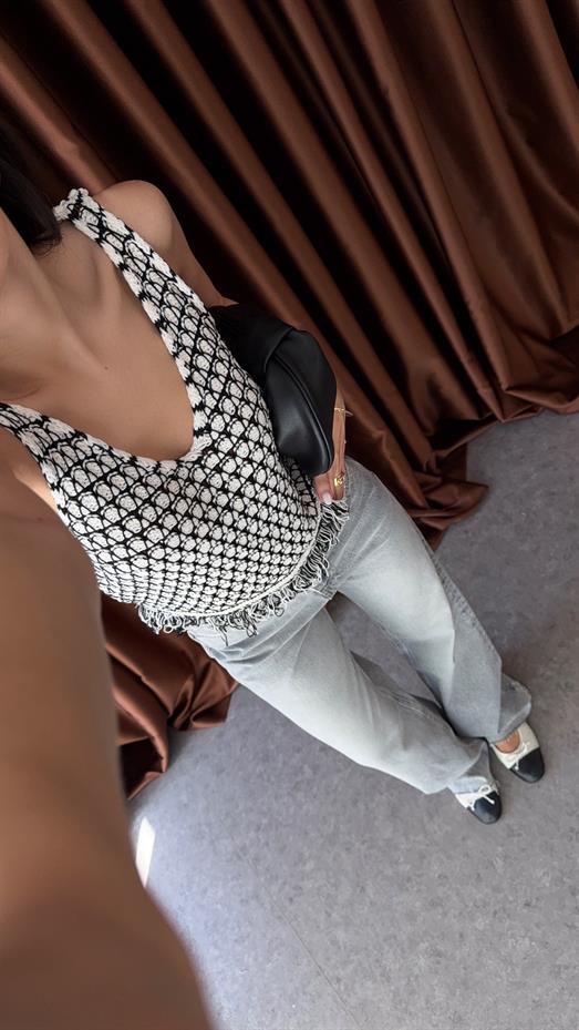 Siyah-Beyaz Örgü Desenli Triko