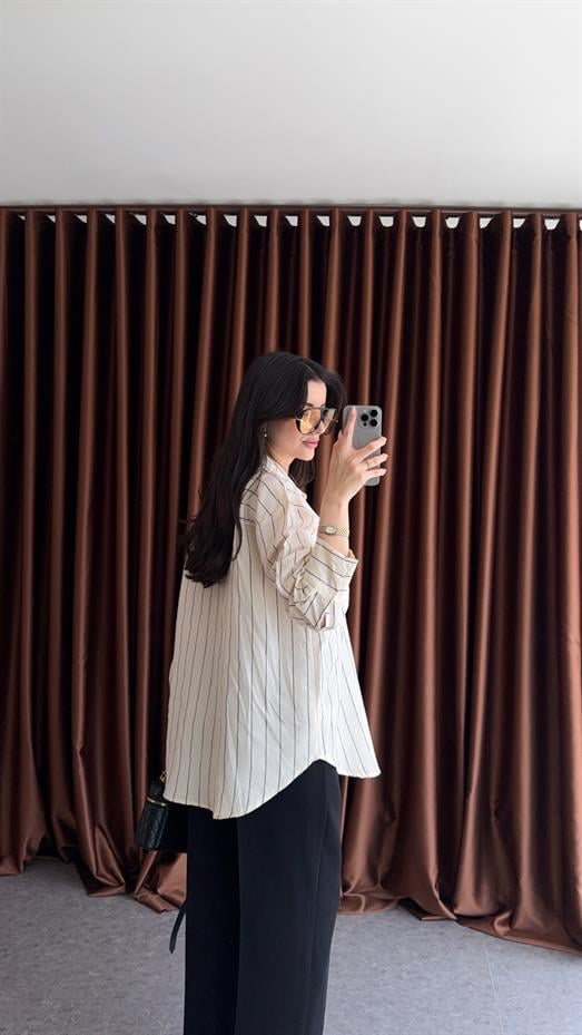 Siyah Çizgili Gömlek