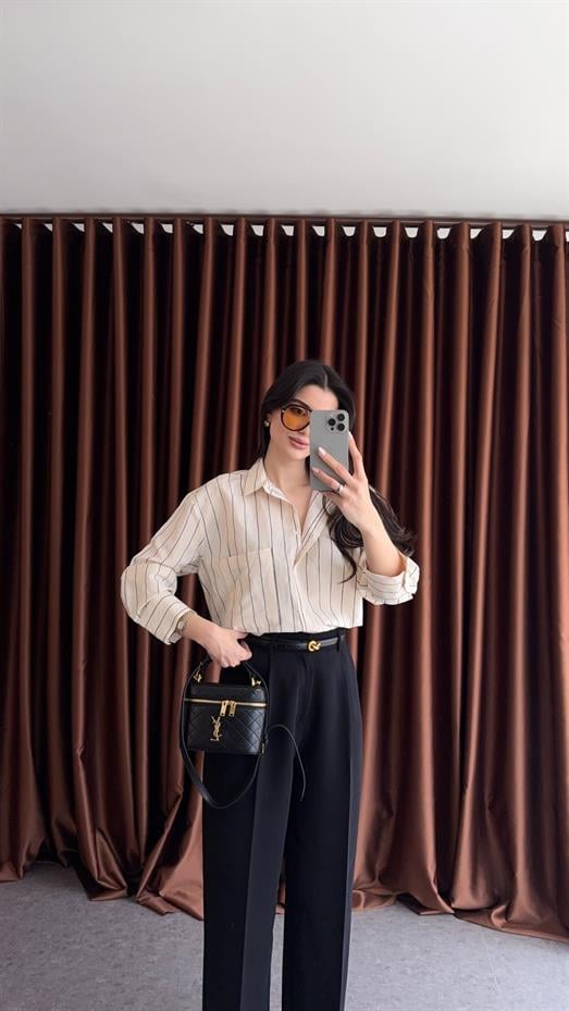 Siyah Çizgili Gömlek