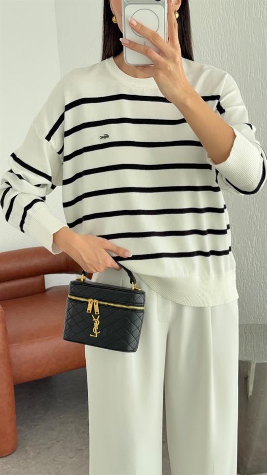 Siyah Çizgili Triko