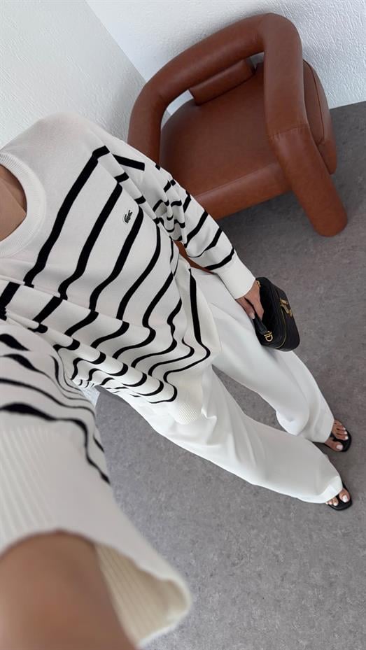 Siyah Çizgili Triko