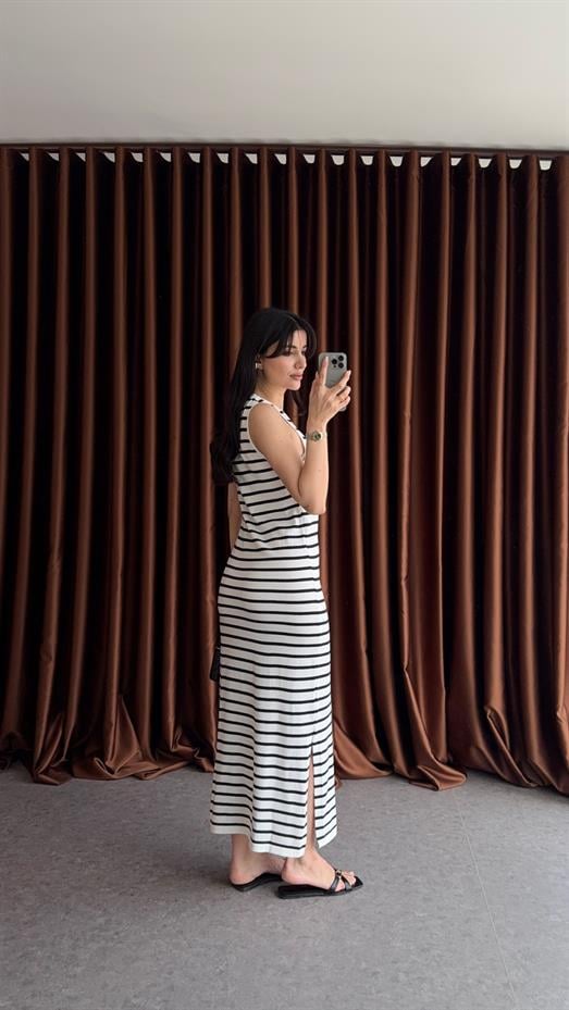 Siyah Çizgili Uzun Triko Elbise