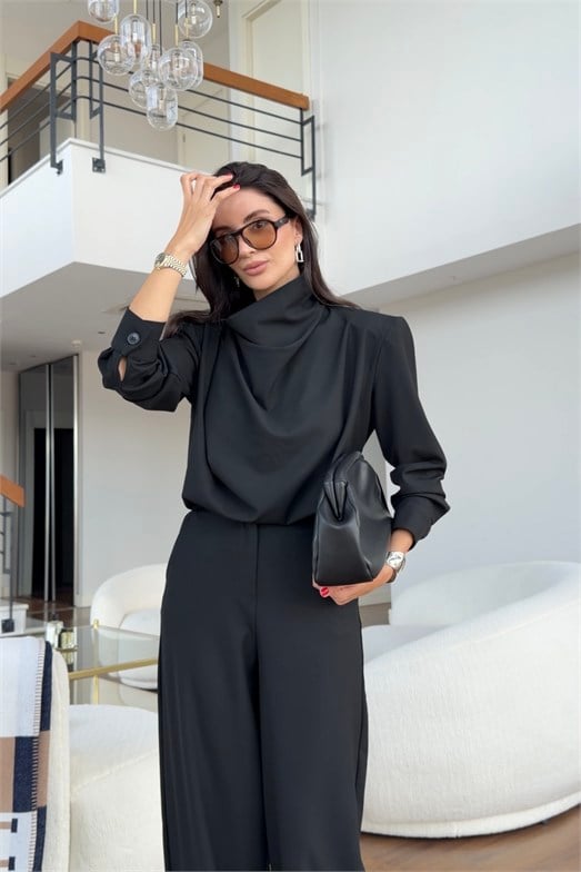 Siyah Degaje Yaka Dökümlü Bluz-Pantolon Takım
