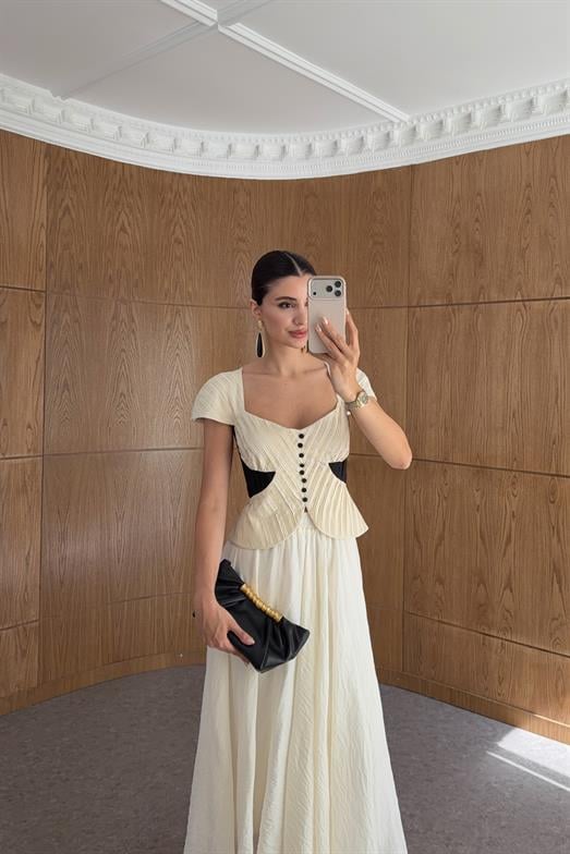 Siyah Düğmeli Krem Korse