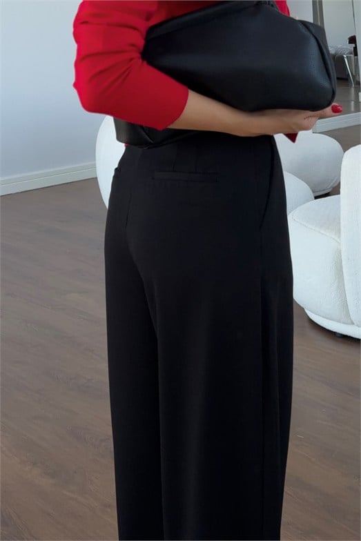 Siyah Pileli Geniş Paça Kumaş Pantolon