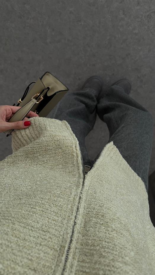 T Kol Çift Fermuarlı Krem Yelek