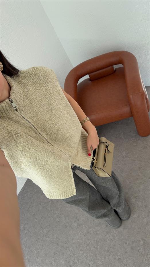 T Kol Çift Fermuarlı Krem Yelek