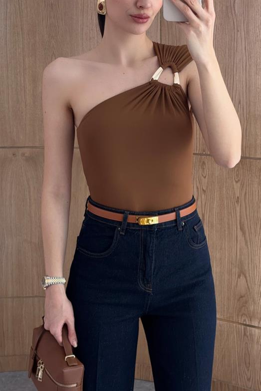 Tek Omuz Gold Tokalı Açık Kahve Bodysuit