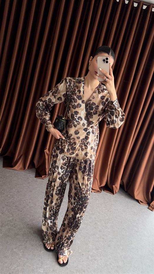 Tok Kumaş Leopar Saten Takım
