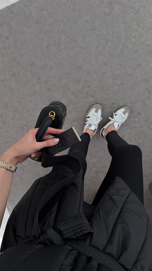 Triko Garnili Siyah Yelek