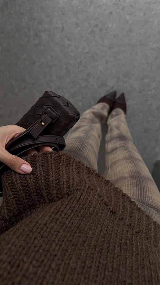 V Yaka Kahverengi Triko