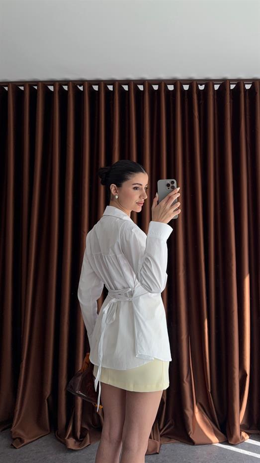 Vatkalı Bağlamalı Beyaz Gömlek